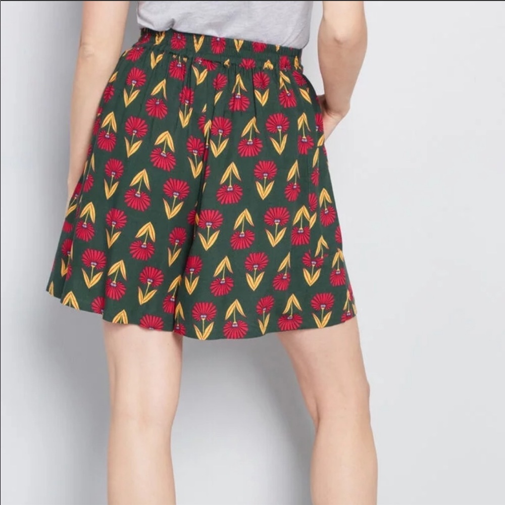 ModCloth Staycation Kickoff Shorts - Picture 3 of 7